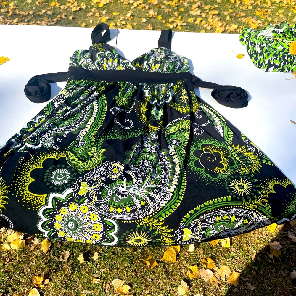 Green and black semi-formal dress. Size Medium, v-neckline, knee length